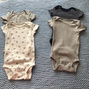 Carter’s onesies 4 pc bundle size 3 months